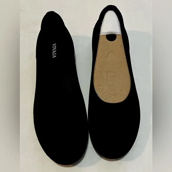 NWT Vivaia Black Round-Toe Walking Flats (Claire Walker)-Size 8.5 ( EU 39.5)
