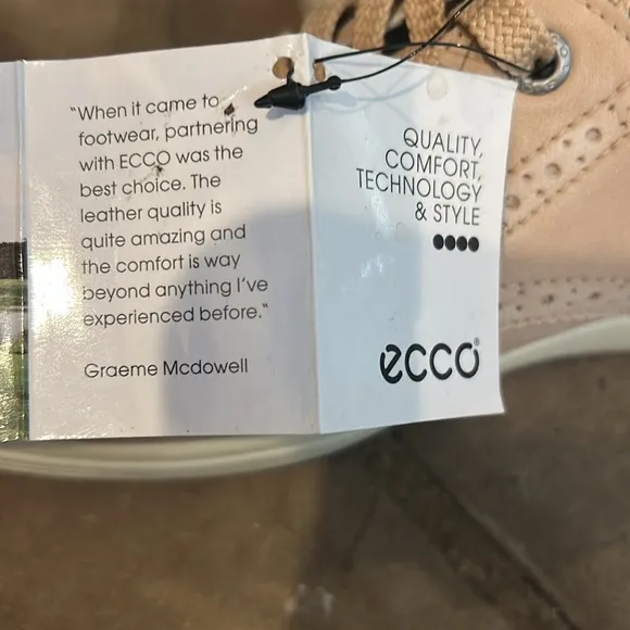 NWT! Women’s Ecco Hydromax Hybrid Wingtip Golf Shoes. Size 6-6.5 MSRP $170.00.