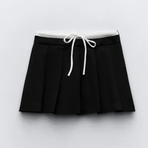 NWT ZARA WAISTBAND DETAIL SKORT size xs