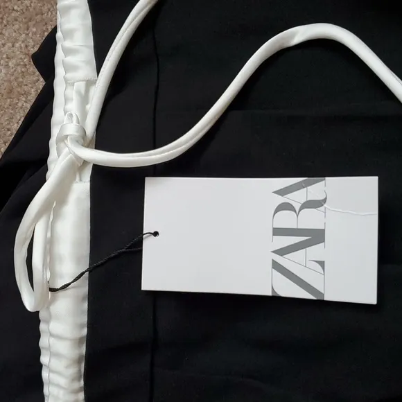 NWT ZARA WAISTBAND DETAIL SKORT size xs