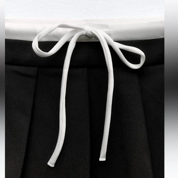 NWT ZARA WAISTBAND DETAIL SKORT size xs