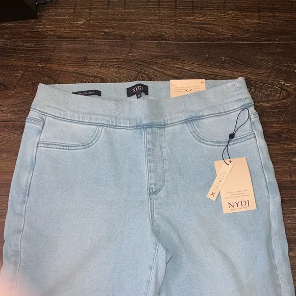 NYDJ Dakota Crop Pull-On Jeans In Oceanfront Light Blue Size Medium