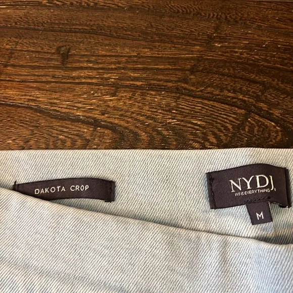NYDJ Dakota Crop Pull-On Jeans In Oceanfront Light Blue Size Medium