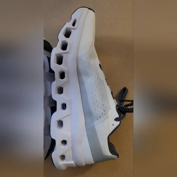 ON Cloudtec White Running Shoes Men's Size 8