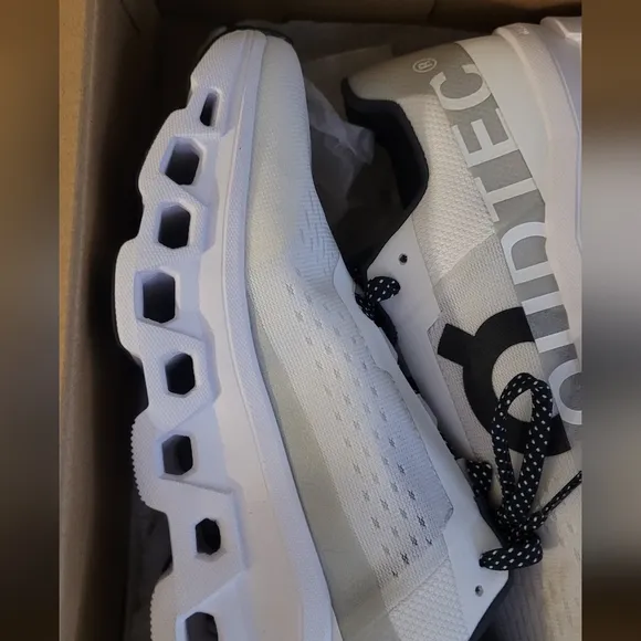ON Cloudtec White Running Shoes Men's Size 8