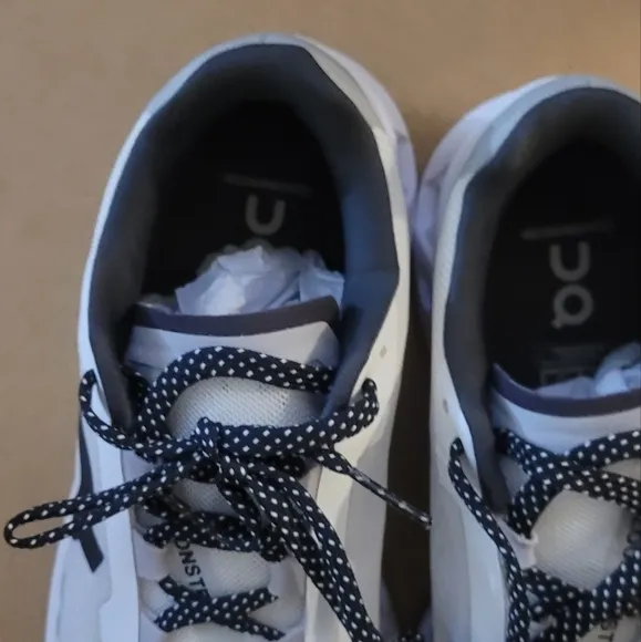 ON Cloudtec White Running Shoes Men's Size 8