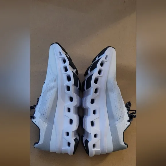ON Cloudtec White Running Shoes Men's Size 8