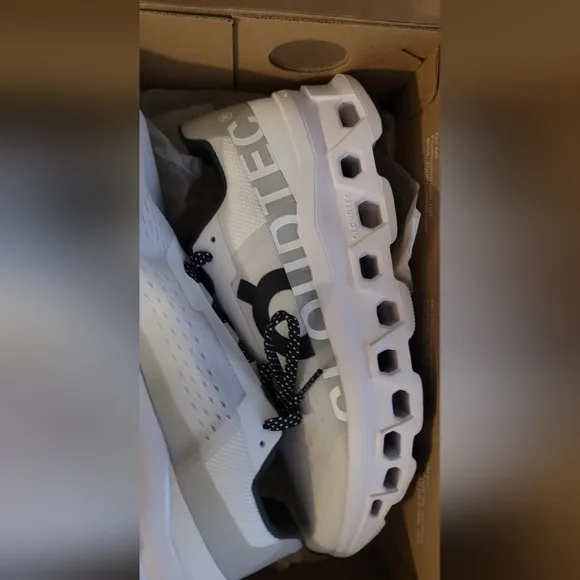 ON Cloudtec White Running Shoes Men's Size 8