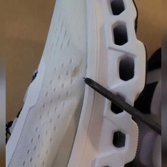 ON Cloudtec White Running Shoes Men's Size 8