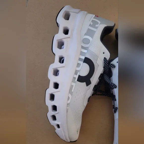 ON Cloudtec White Running Shoes Men's Size 8