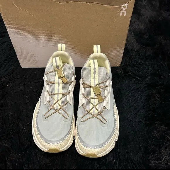 ON CLOUDAWAY glacier seedling lace up shoes sneakers women’s 9 new