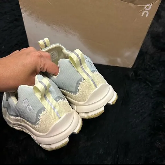 ON CLOUDAWAY glacier seedling lace up shoes sneakers women’s 9 new