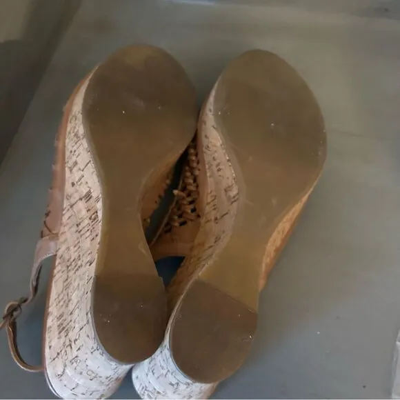 Open toe brown Crown Vintage wedges in 8.5 in excellent condition