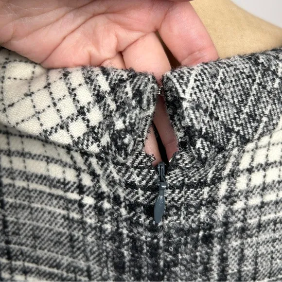 Oscar De La Renta Gray White Plaid Fleece Wool Silk Lining Cowl Neck Dress Sz 10
