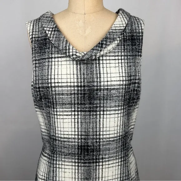 Oscar De La Renta Gray White Plaid Fleece Wool Silk Lining Cowl Neck Dress Sz 10