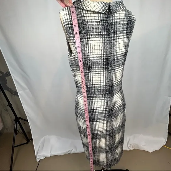 Oscar De La Renta Gray White Plaid Fleece Wool Silk Lining Cowl Neck Dress Sz 10