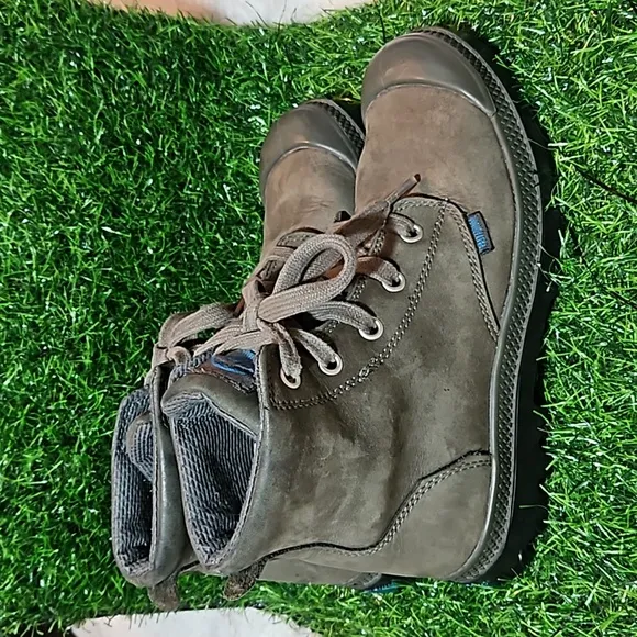 Palladium Womens Combat Boot Army Green size 5.5