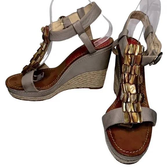 Paloma Barcelo Women’s 9 Light Gray Leatger Shell Front Strappy Heeled Wedges