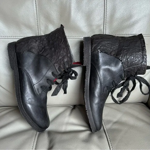 Papucei Handmade Italian Leather Ankle Boots Sz 40 US 9 Red Lining Moto Grunge