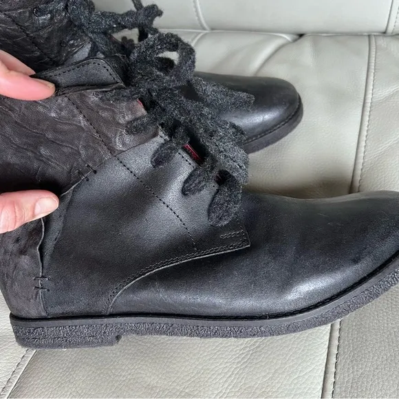 Papucei Handmade Italian Leather Ankle Boots Sz 40 US 9 Red Lining Moto Grunge