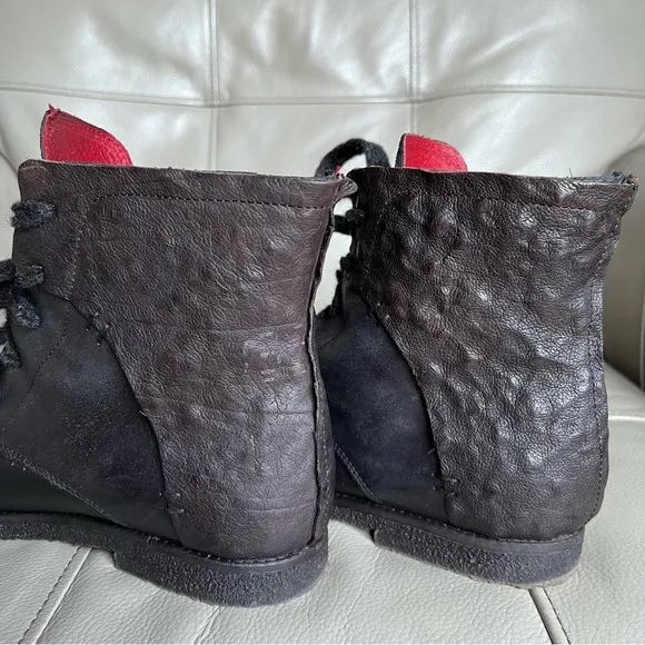 Papucei Handmade Italian Leather Ankle Boots Sz 40 US 9 Red Lining Moto Grunge