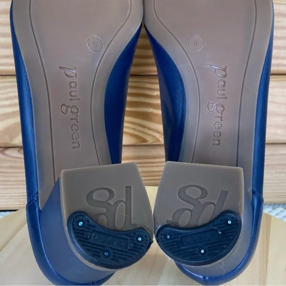 Paul Green Blue Leather Closed Toe Slip On Heels 8.5 US Pump Career Classic Shoe