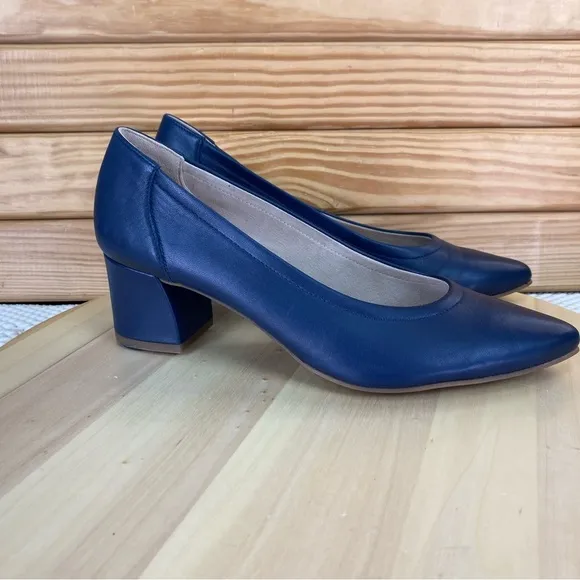 Paul Green Blue Leather Closed Toe Slip On Heels 8.5 US Pump Career Classic Shoe