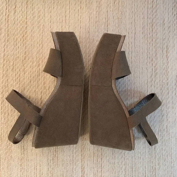 Pedro Garcia Platform Wedges. 100% suede. Taupe/green/brown color. EUC.