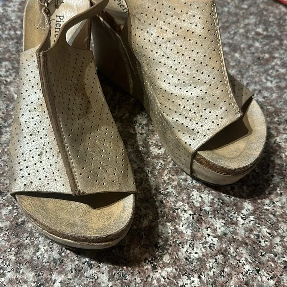 Pierre Dumas Gold Platform Wedges