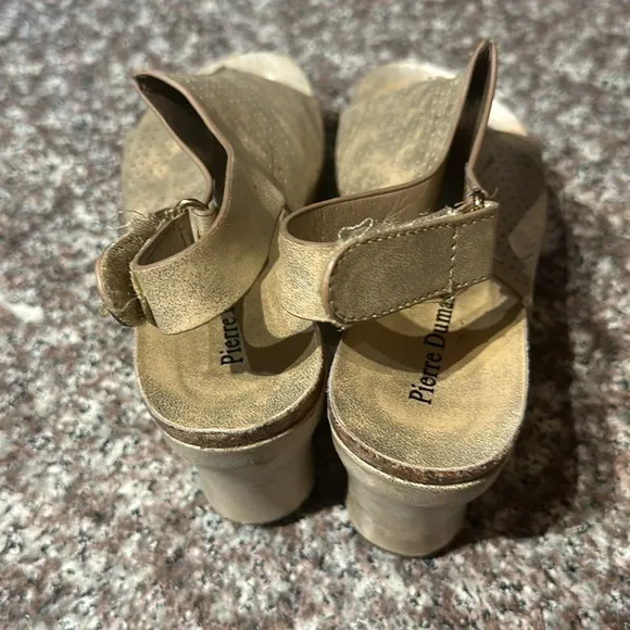 Pierre Dumas Gold Platform Wedges