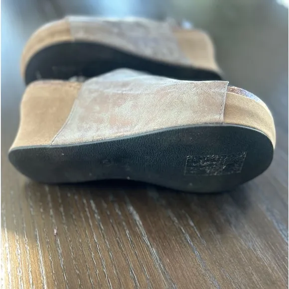 Pierre Dumas platform wedges metallic sandals