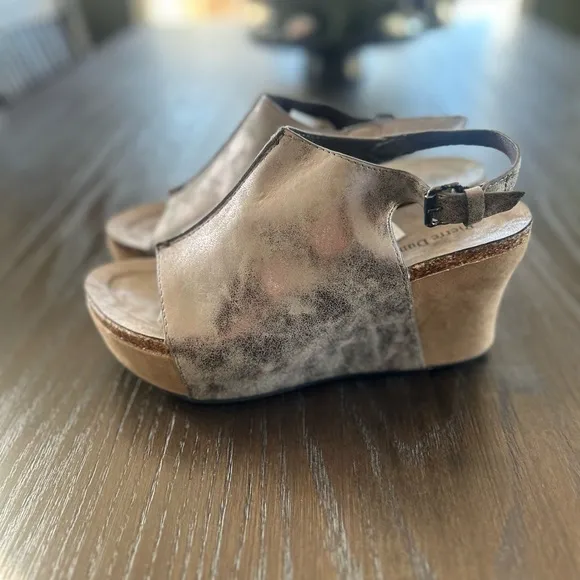 Pierre Dumas platform wedges metallic sandals