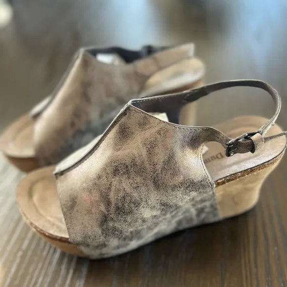 Pierre Dumas platform wedges metallic sandals
