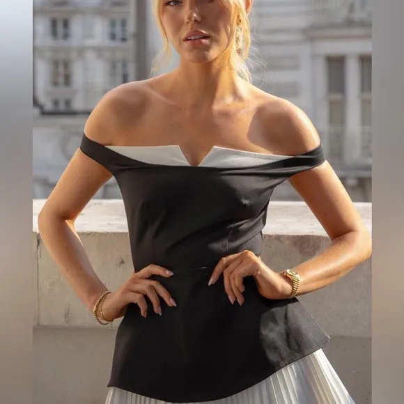Pleated hem flare dress black and white contrast mini dress