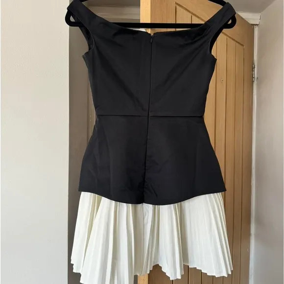 Pleated hem flare dress black and white contrast mini dress