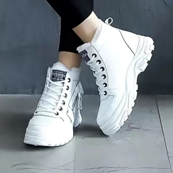 Plush Lined White Boots. Thick soles super comfy. Lace up . Sz 8.5