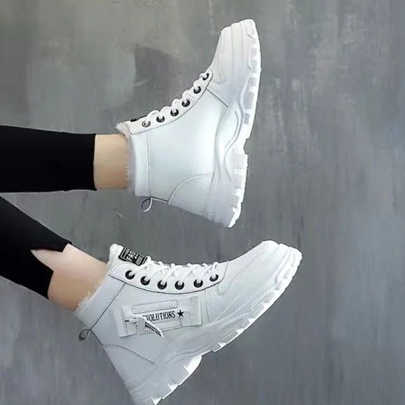 Plush Lined White Boots. Thick soles super comfy. Lace up . Sz 8.5