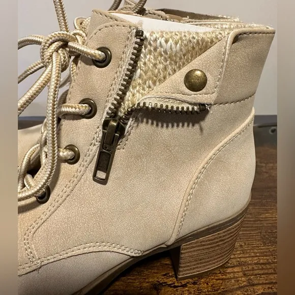 Pop Girls Bone Venti Block Heel Lace Up Boots NWT Various Sizes