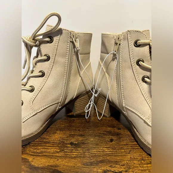 Pop Girls Bone Venti Block Heel Lace Up Boots NWT Various Sizes