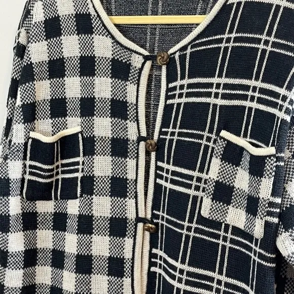 Potomac Collection Women Sweater Size 1X Black Wool Button Down Cream Check Plus