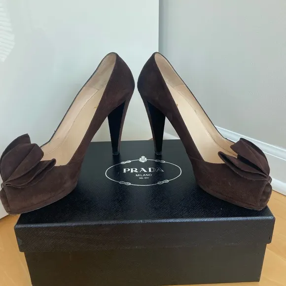 Prada Brown Suede Shoes size 40