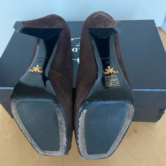 Prada Brown Suede Shoes size 40