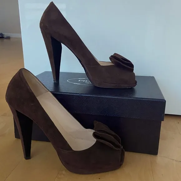 Prada Brown Suede Shoes size 40