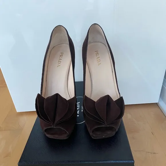 Prada Brown Suede Shoes size 40
