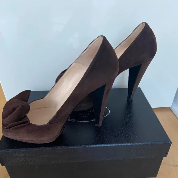 Prada Brown Suede Shoes size 40