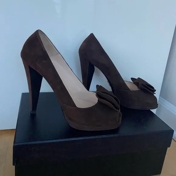 Prada Brown Suede Shoes size 40