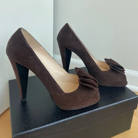 Prada Brown Suede Shoes size 40