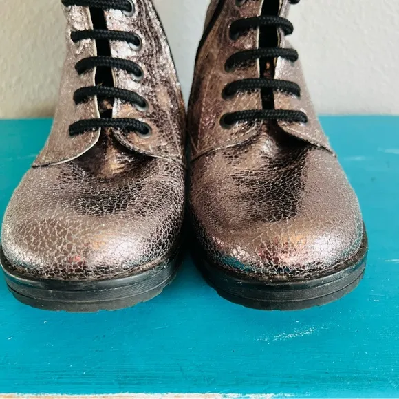 Primigi Girl’s Ariel Lace Up Industrial Style Booties Metallic Size 34 or 2.5