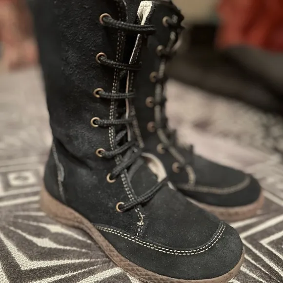 Primigi Suede Lace Up Girls Boots. Size EU 27 US 10.
