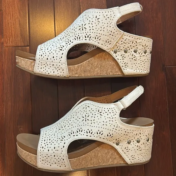 Pulse Boutique Very G Free Fly Cream Wedges